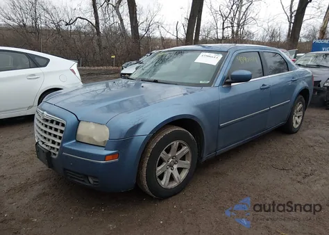 2007 Chrysler 300 Touring z USA, uszkodzony, nr VIN 2C3KA53GX7H839529